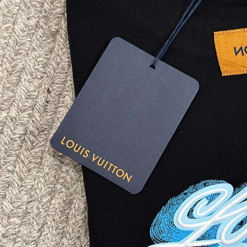 Louis Vuitton T-Shirts HighPerformance 134636