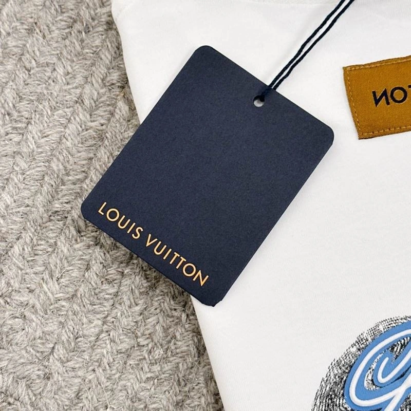 Louis Vuitton T-Shirts Compact 134633