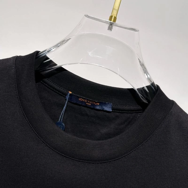 Louis Vuitton T-Shirts Lightweight 134631