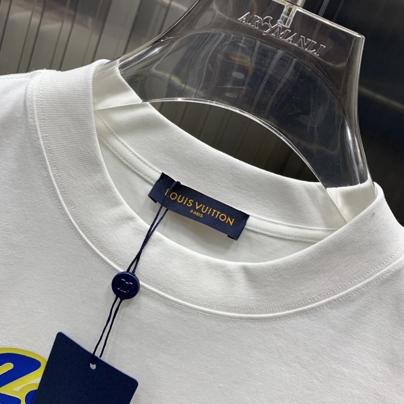 Premium Louis Vuitton T-Shirts 134630