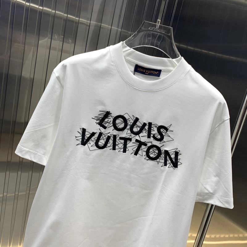Elegant Louis Vuitton T-Shirts 134613