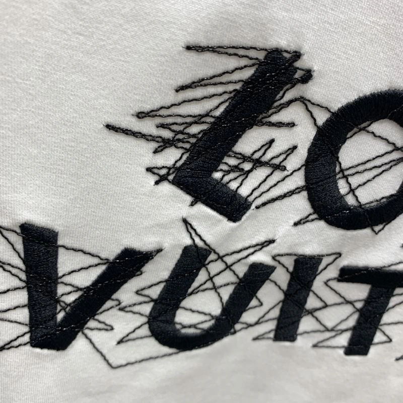 Elegant Louis Vuitton T-Shirts 134613