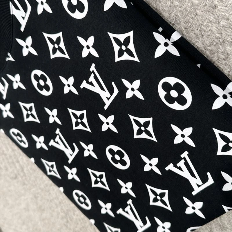 TravelReady Louis Vuitton T-Shirts 134612