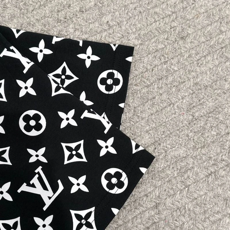 TravelReady Louis Vuitton T-Shirts 134612