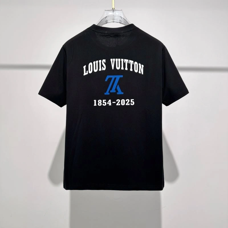 Louis Vuitton T-Shirts UrbanChic 134610