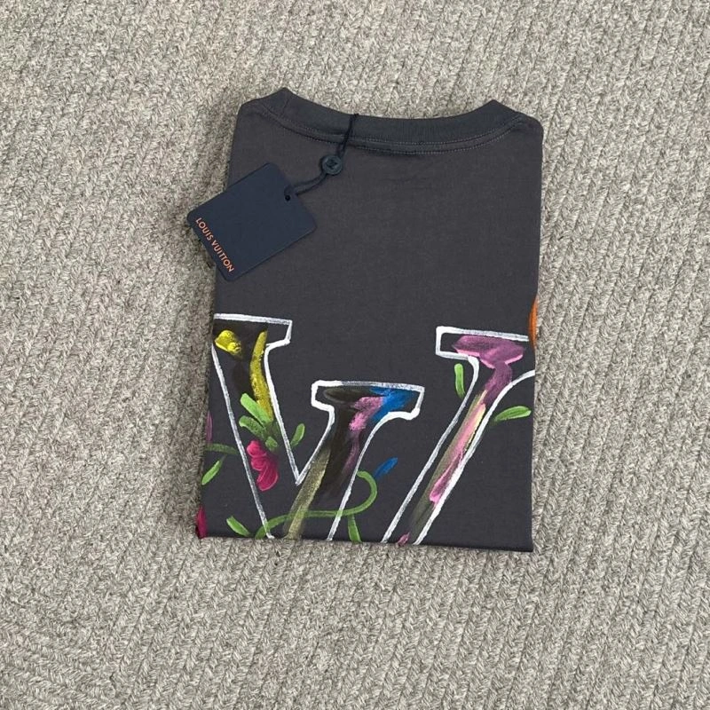 Louis Vuitton T-Shirts Sophisticated 134625