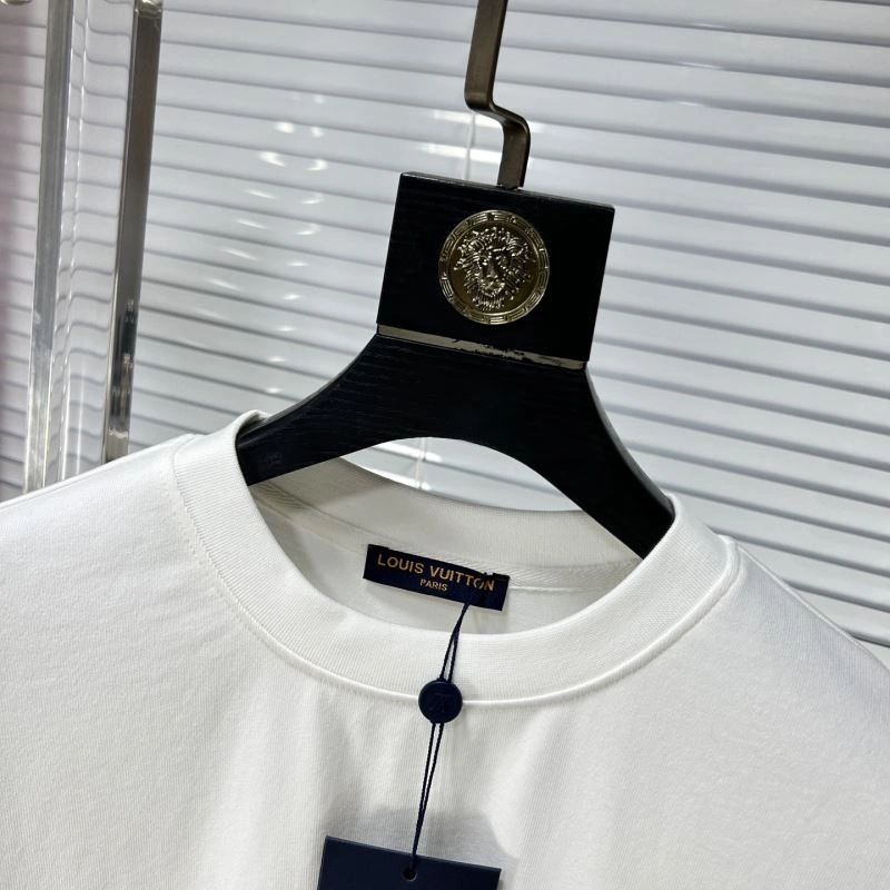 HighQuality Louis Vuitton T-Shirts 134598