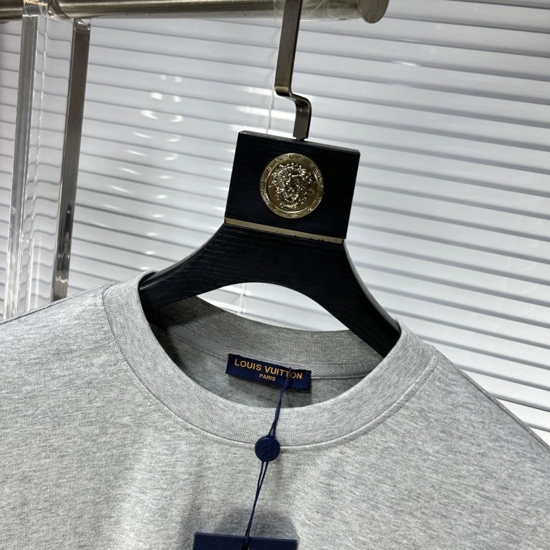 Effortless Louis Vuitton T-Shirts 134621