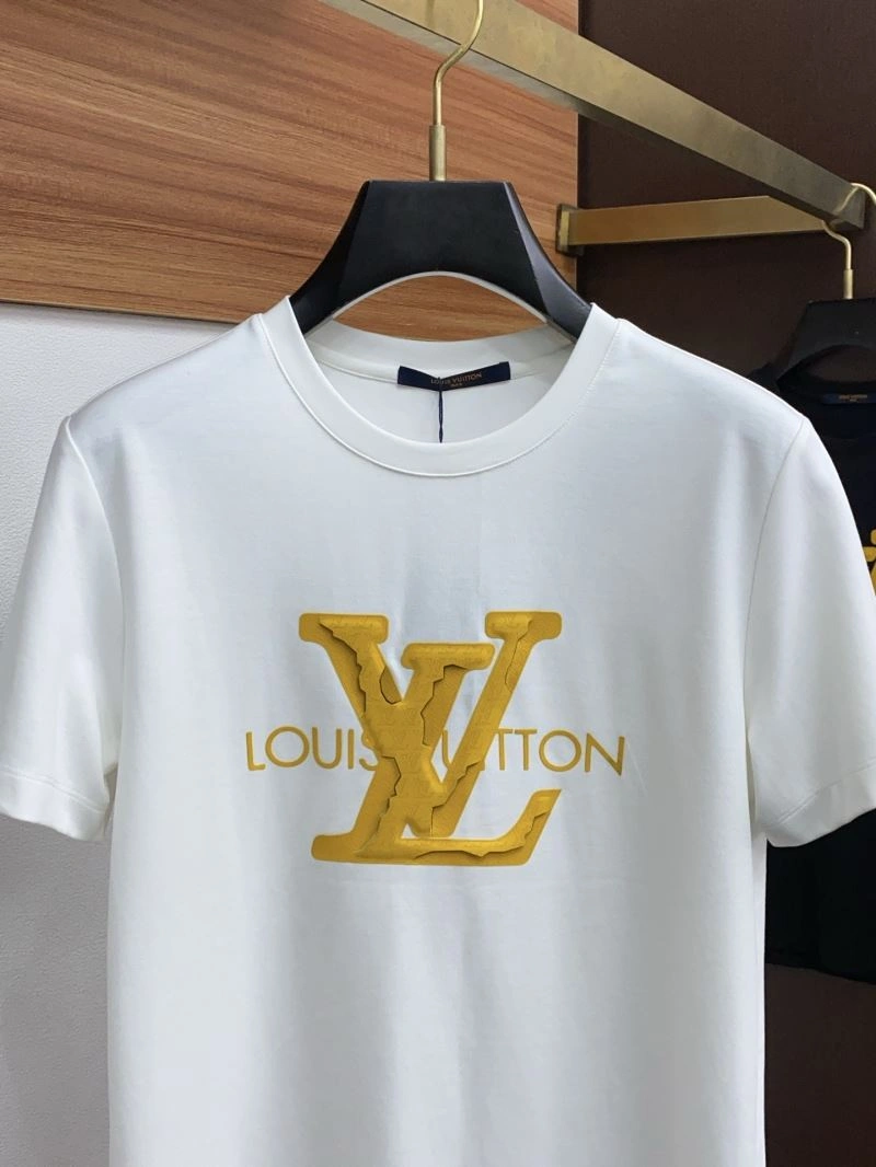 Louis Vuitton T-Shirts Breathable 134607