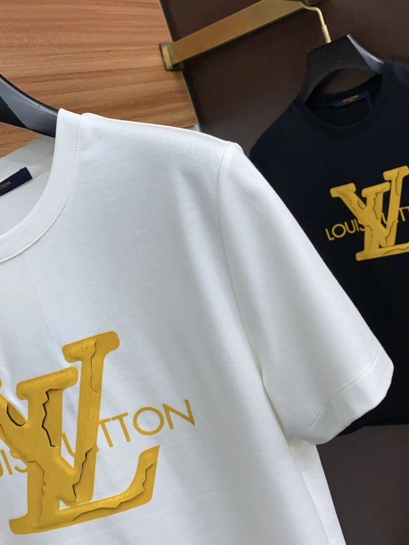 Louis Vuitton T-Shirts Breathable 134607