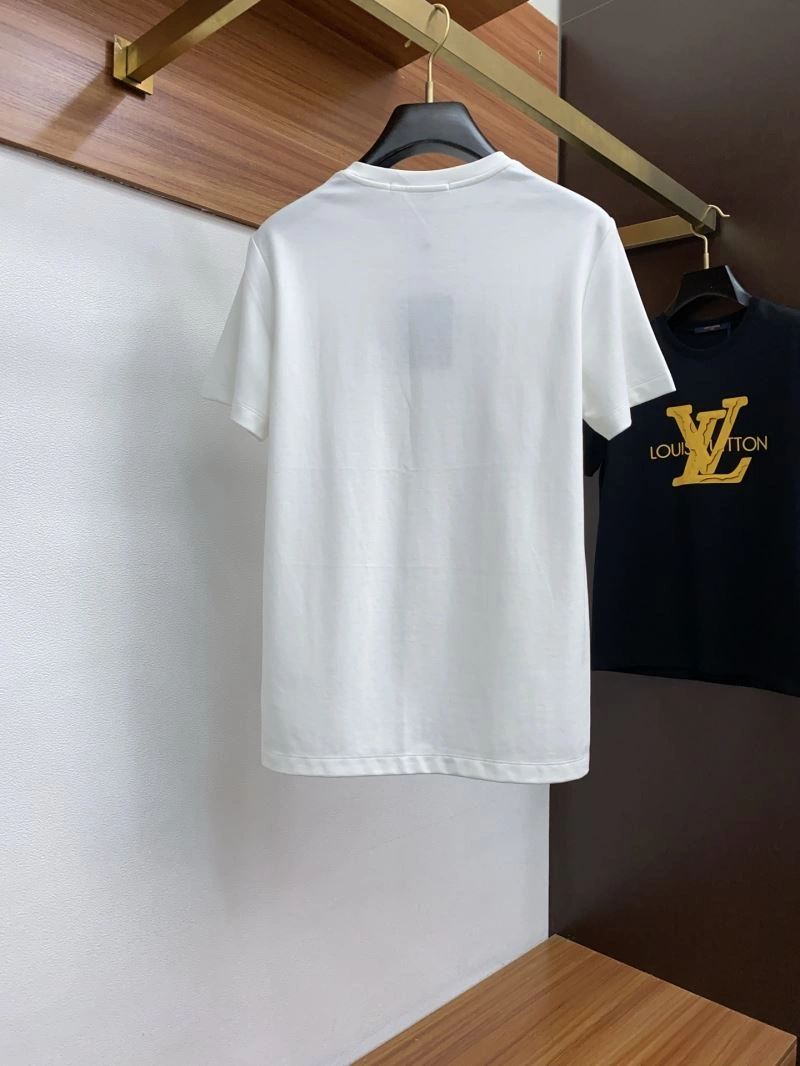 Louis Vuitton T-Shirts Breathable 134607