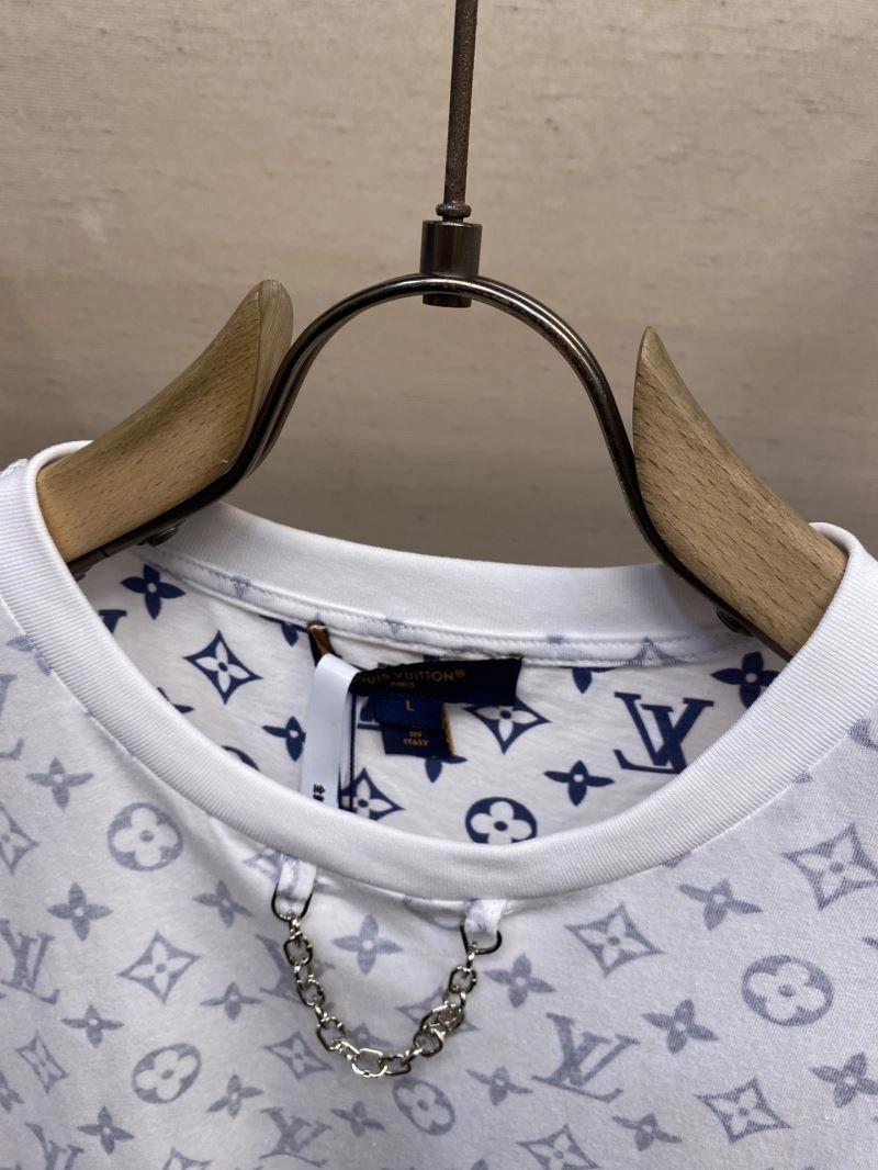 Louis Vuitton T-Shirts UrbanChic 134594