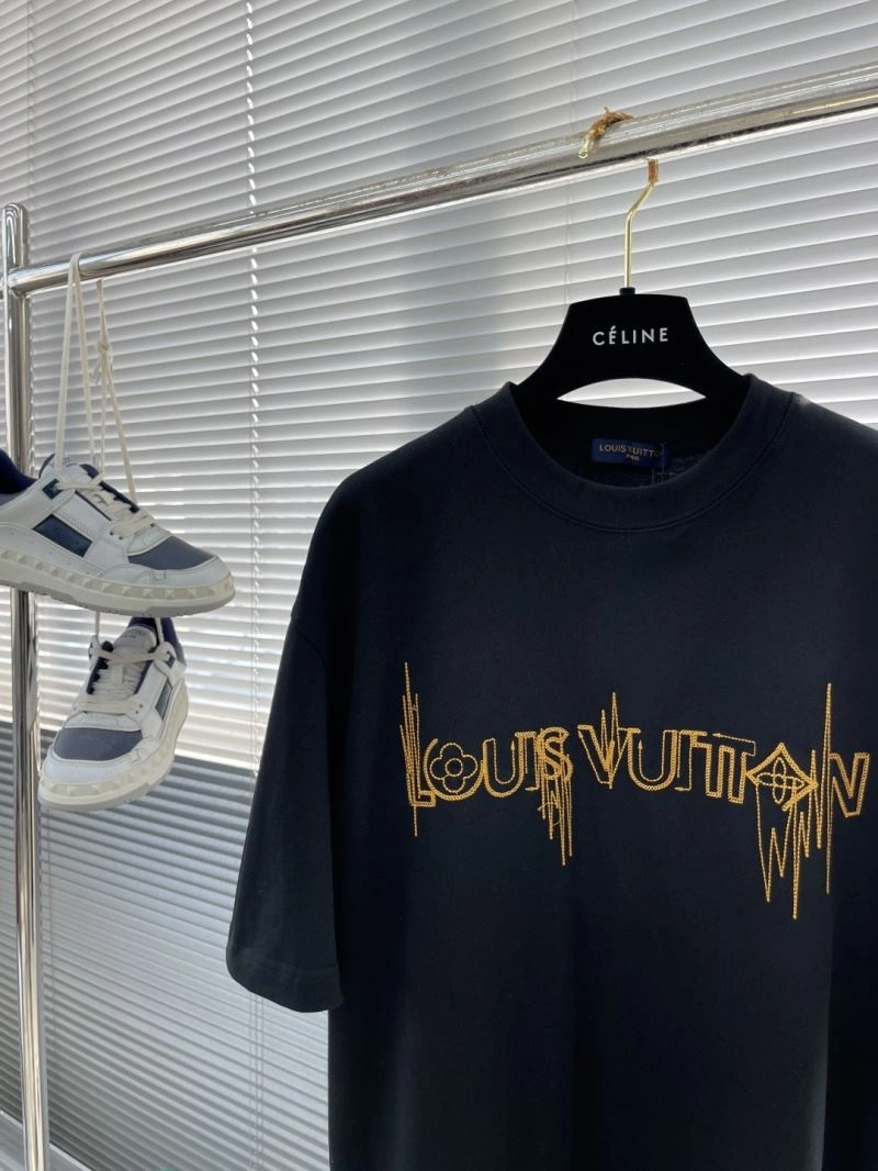 Sporty Louis Vuitton T-Shirts 134592