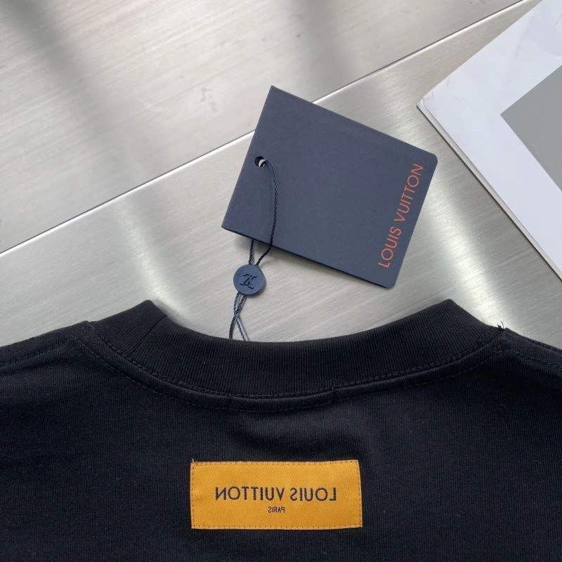 Sporty Louis Vuitton T-Shirts 134592