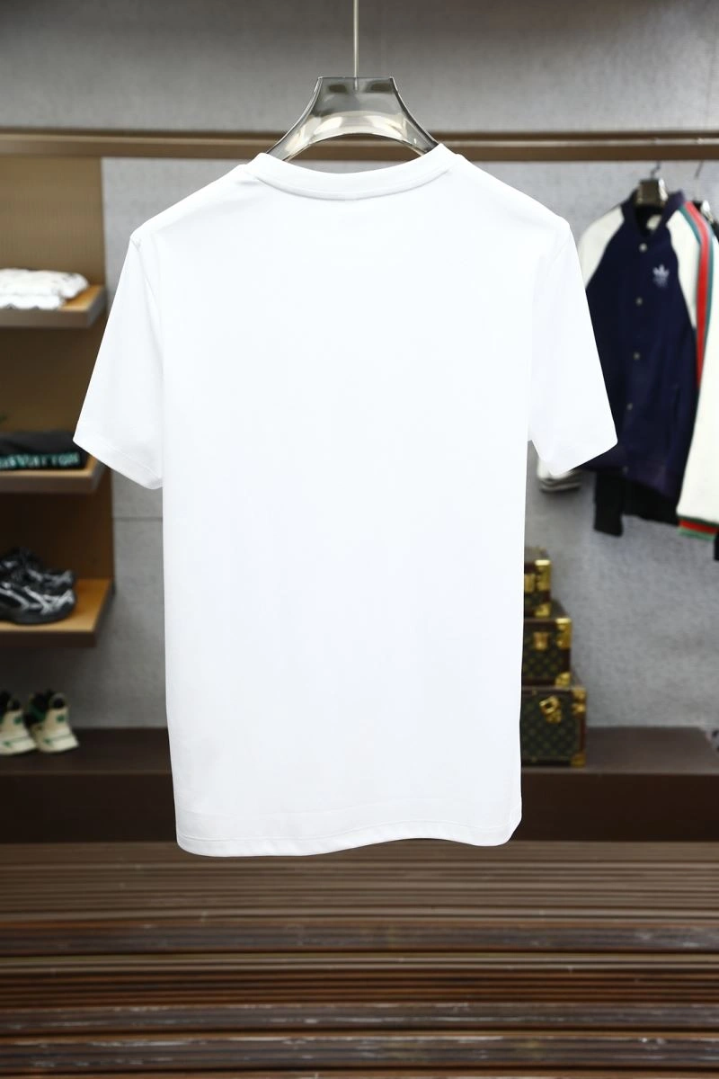 Sporty Louis Vuitton T-Shirts 134589