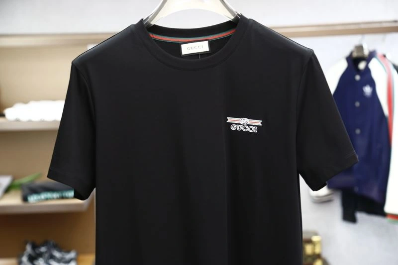 Sporty Louis Vuitton T-Shirts 134589