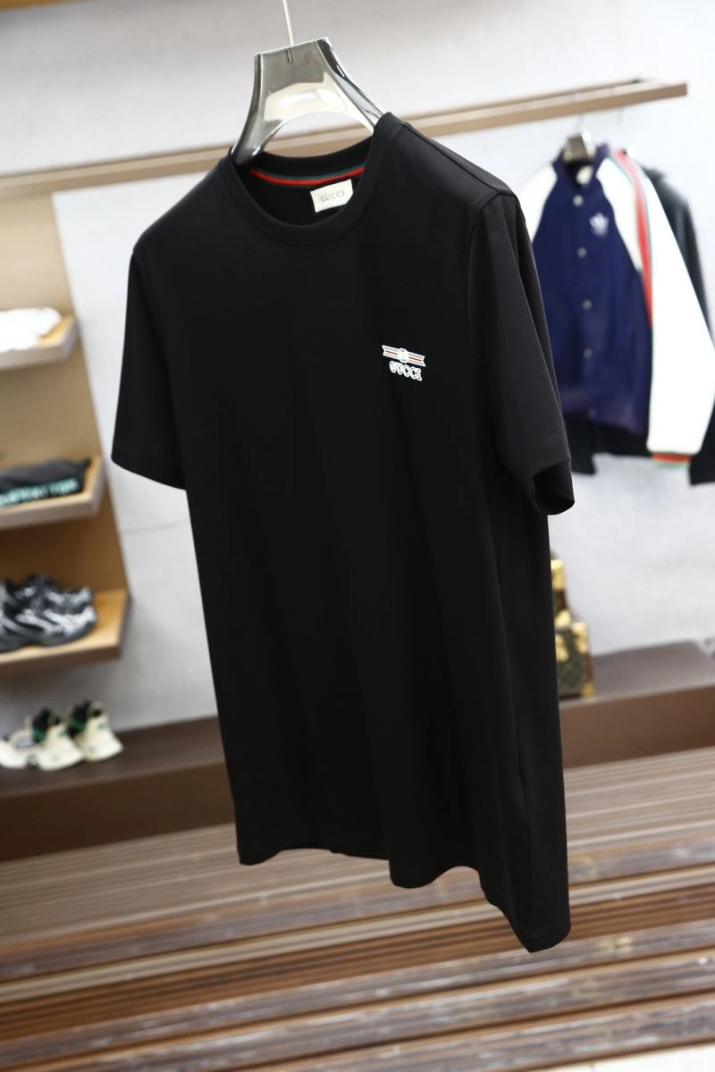 Sporty Louis Vuitton T-Shirts 134589