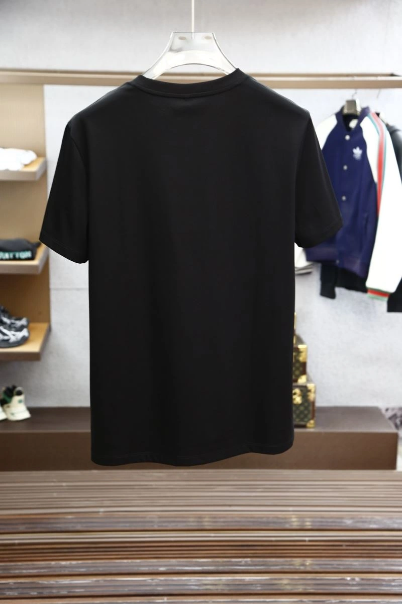 Sporty Louis Vuitton T-Shirts 134589