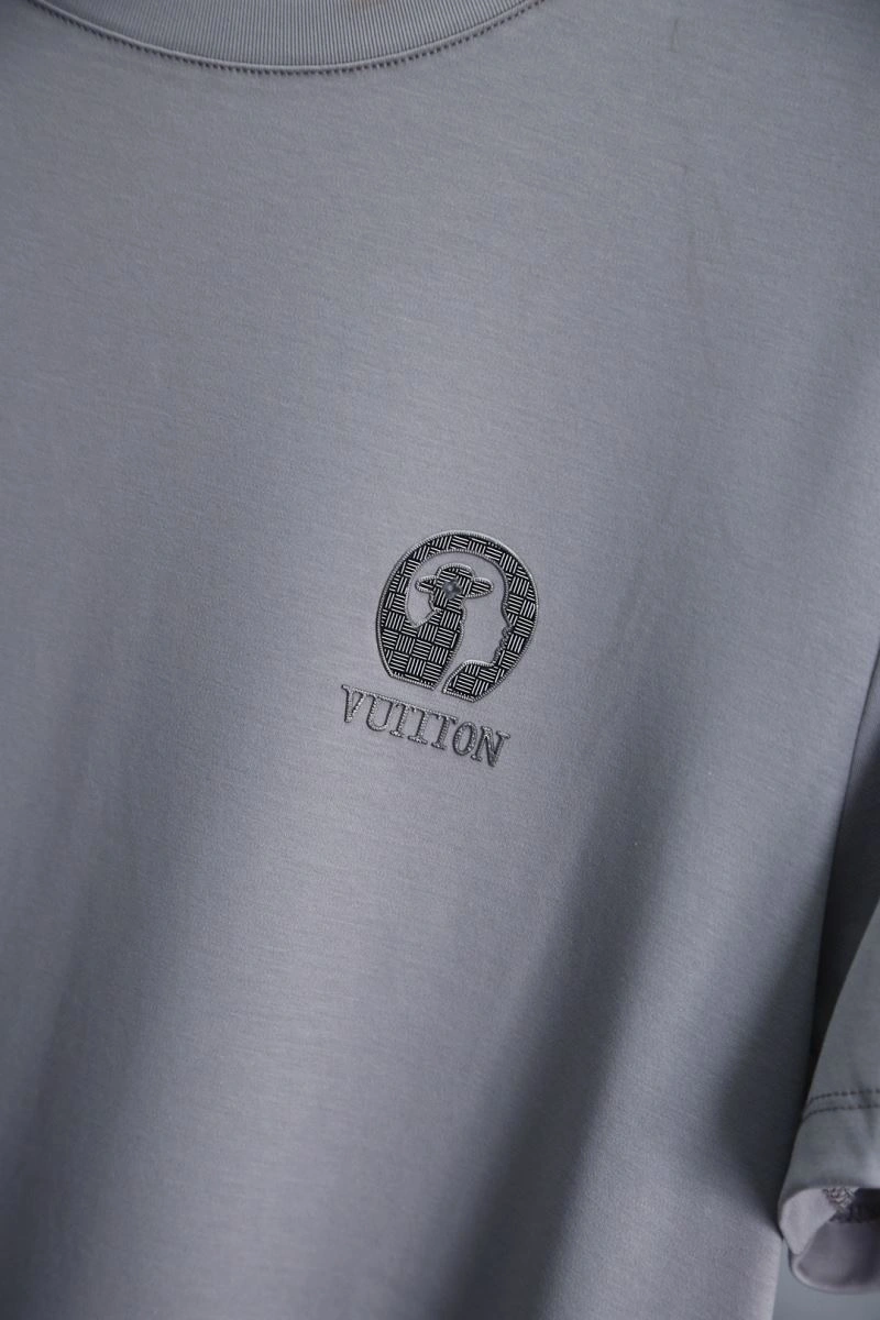 Louis Vuitton T-Shirts TimelessDesign 134585