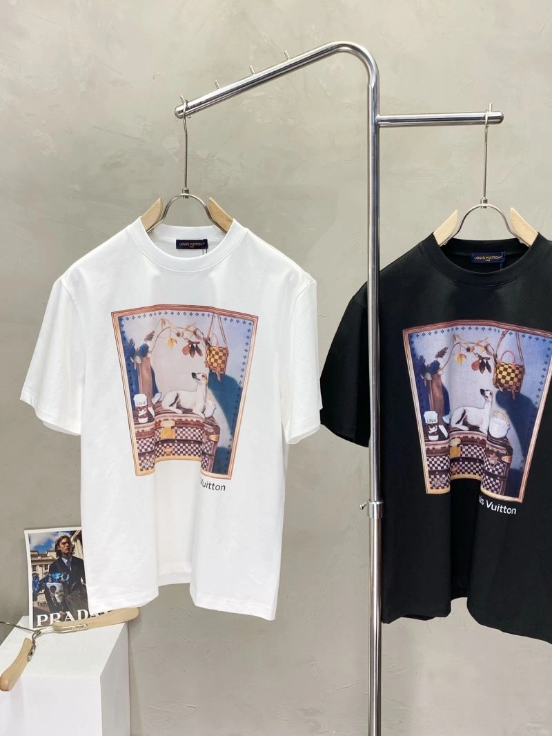 Unisex Louis Vuitton T-Shirts 134576