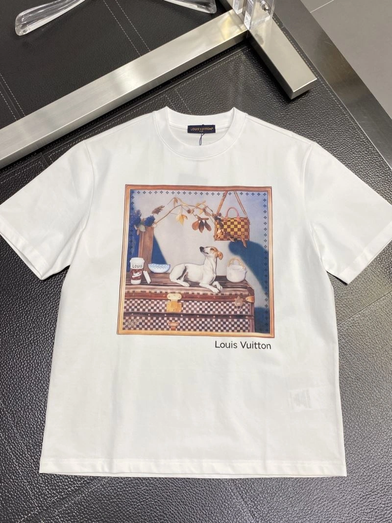 Unisex Louis Vuitton T-Shirts 134576