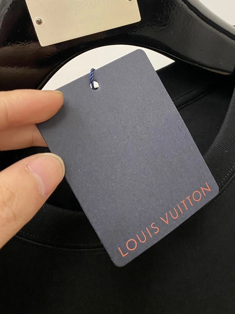 Attractive Louis Vuitton T-Shirts 134571