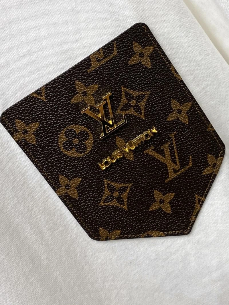 Affordable Louis Vuitton T-Shirts 134570