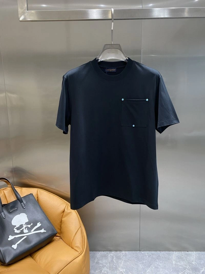 Unisex Louis Vuitton T-Shirts 134573
