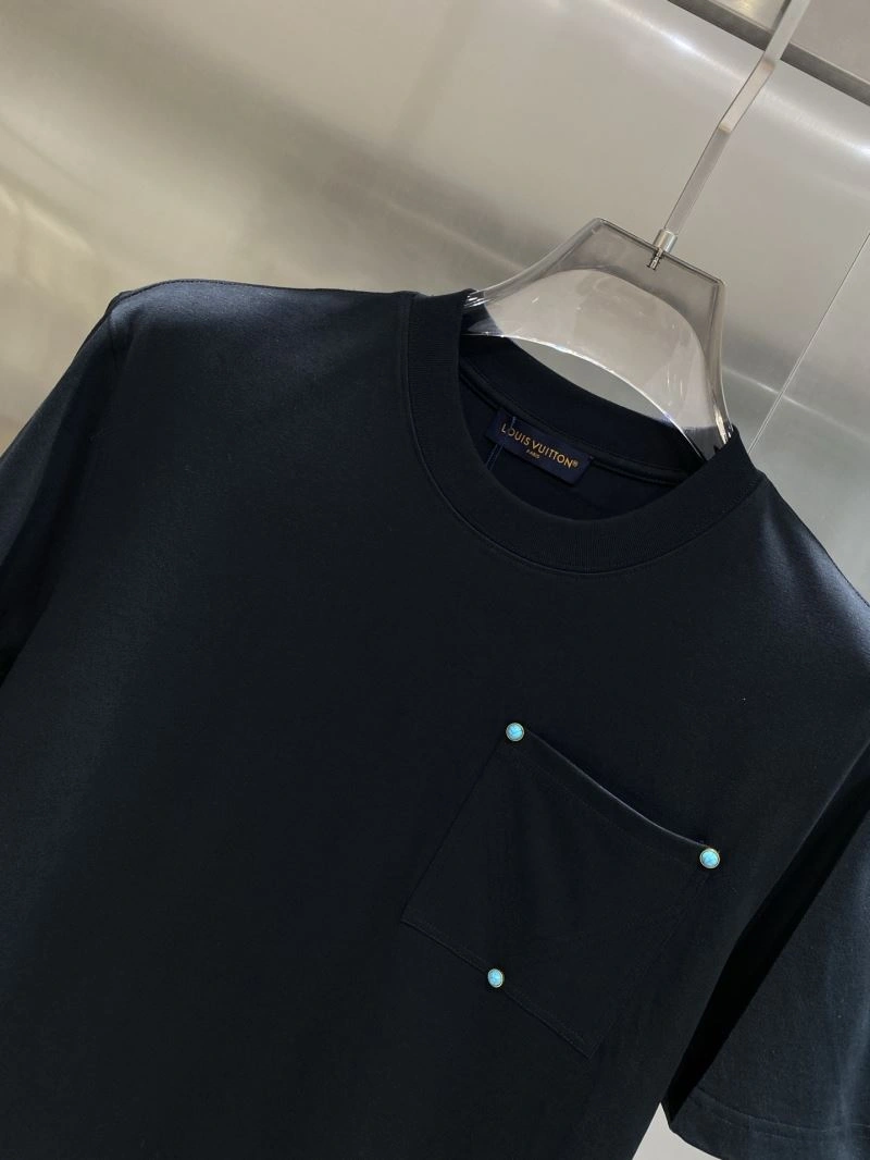 Unisex Louis Vuitton T-Shirts 134573
