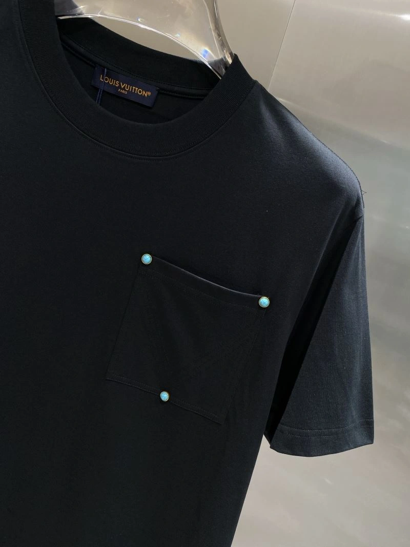 Unisex Louis Vuitton T-Shirts 134573