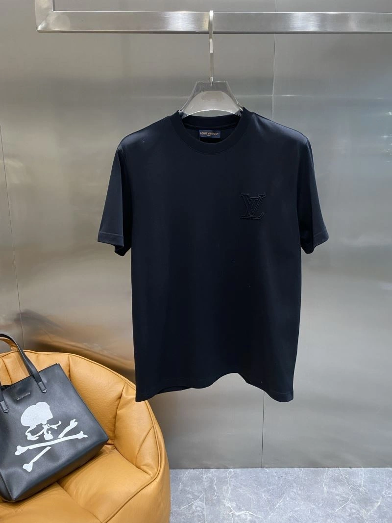 Refined Louis Vuitton T-Shirts 134556