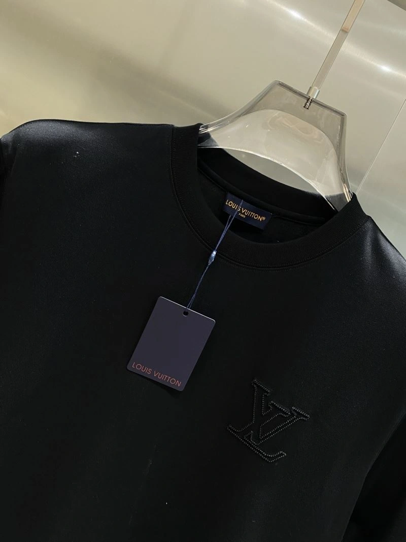 Refined Louis Vuitton T-Shirts 134556