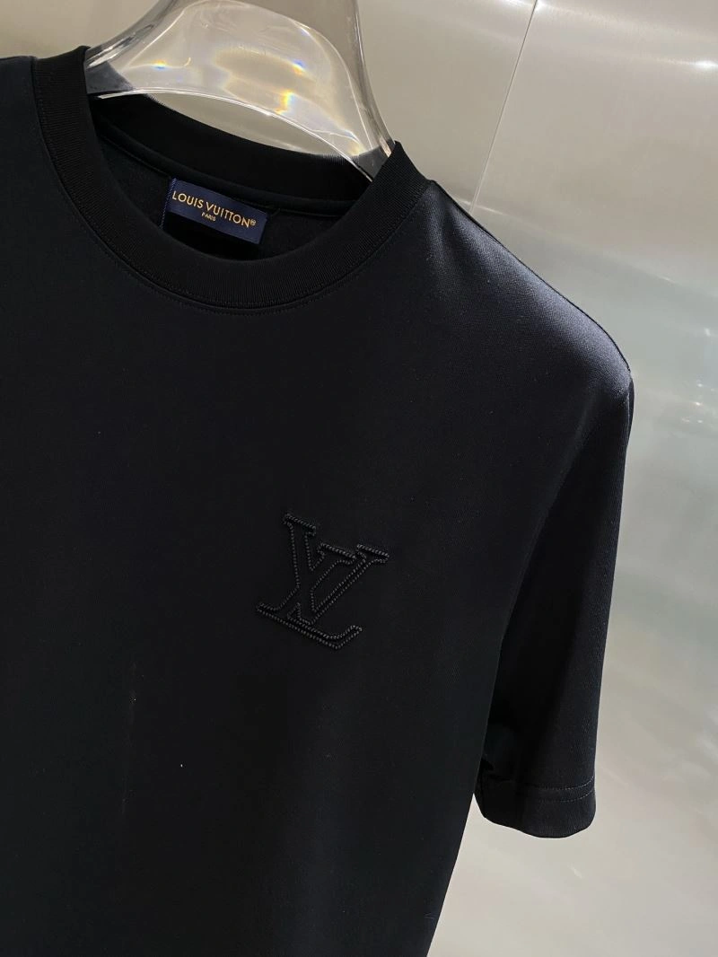 Refined Louis Vuitton T-Shirts 134556