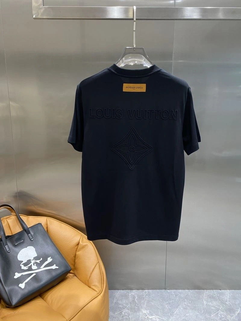 Refined Louis Vuitton T-Shirts 134556