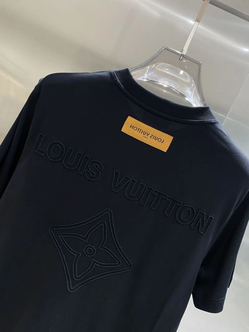 Refined Louis Vuitton T-Shirts 134556