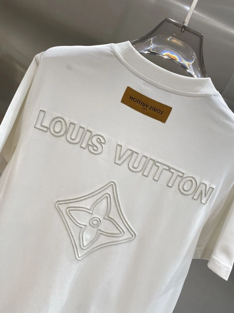 Vibrant Louis Vuitton T-Shirts 134562