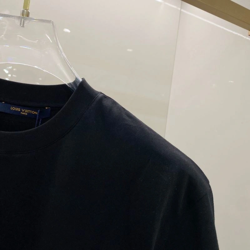 Sustainable Louis Vuitton T-Shirts 134584