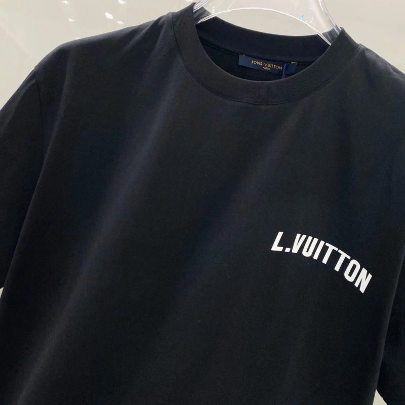 Sustainable Louis Vuitton T-Shirts 134584