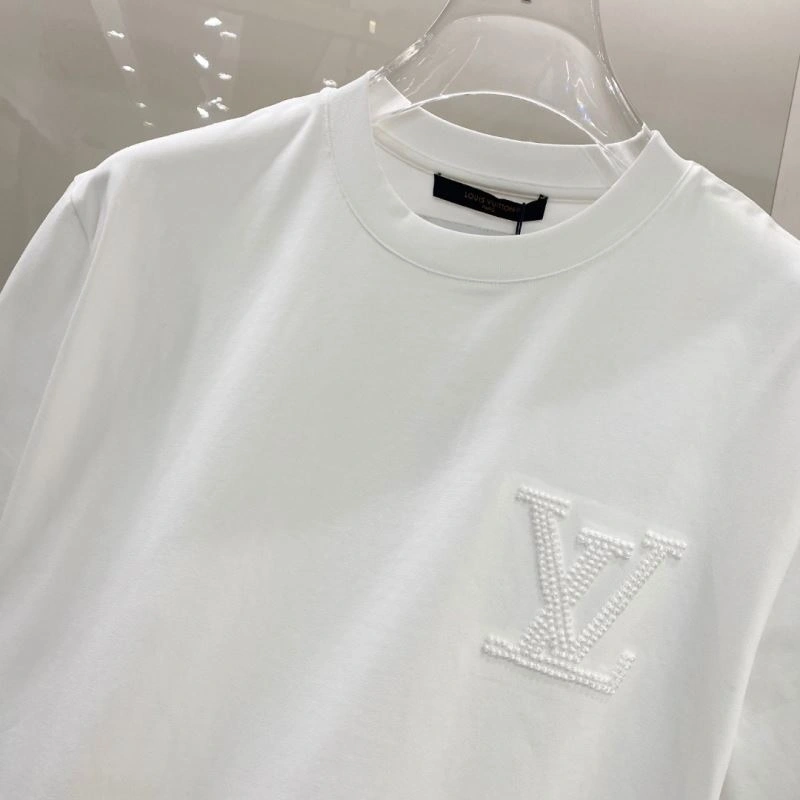 Resilient Louis Vuitton T-Shirts 134555
