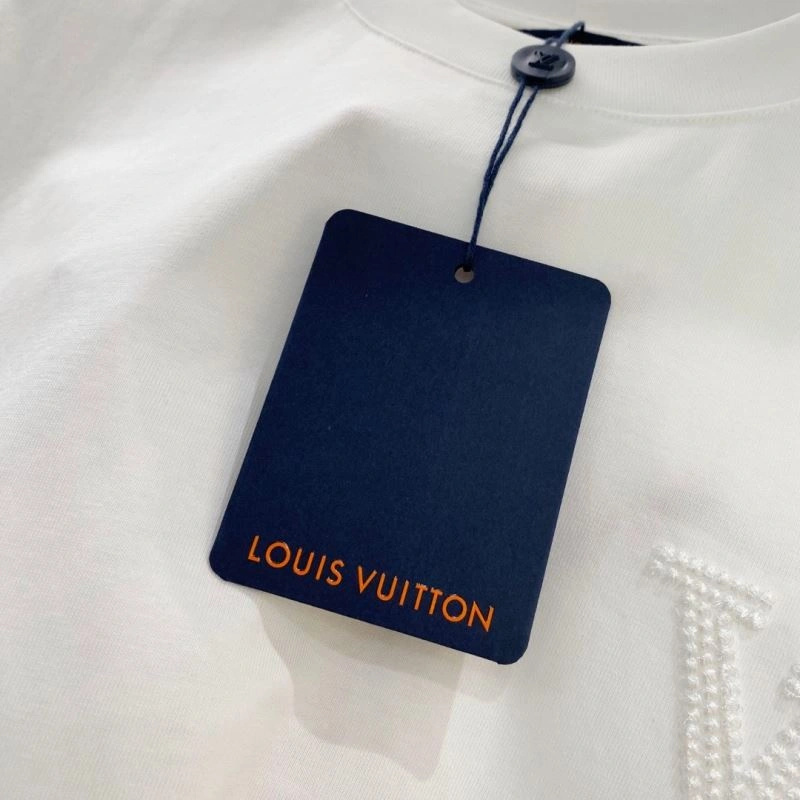 Resilient Louis Vuitton T-Shirts 134555