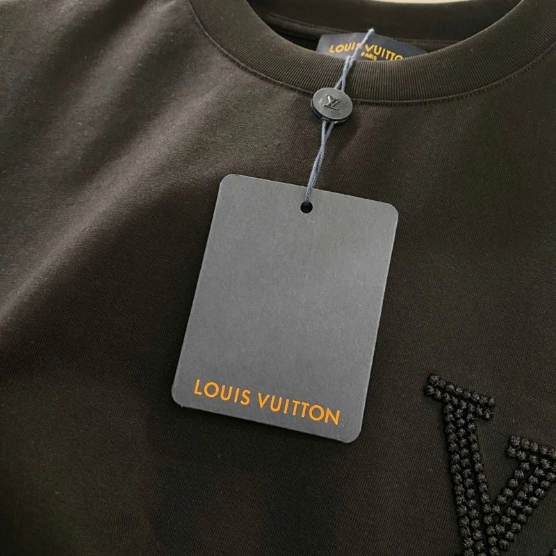 Louis Vuitton T-Shirts ModernLook 134581