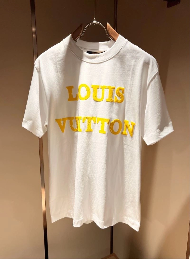 Trendsetting Louis Vuitton T-Shirts 134551