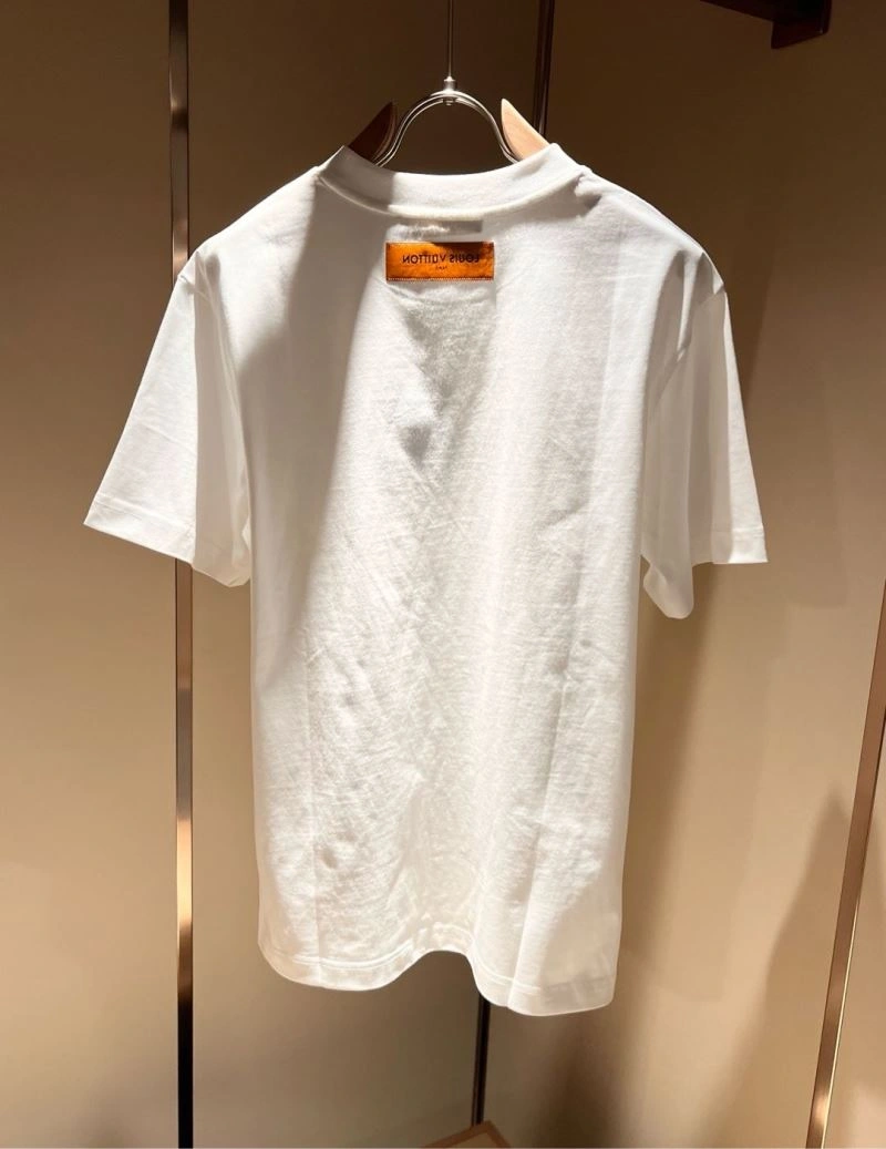 Trendsetting Louis Vuitton T-Shirts 134551