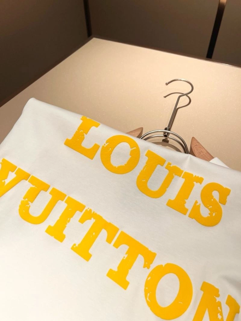 Trendsetting Louis Vuitton T-Shirts 134551