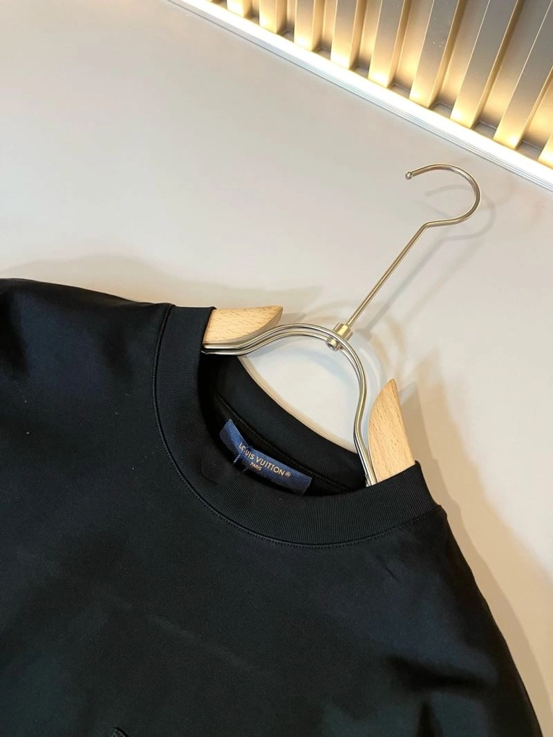 Cozy Louis Vuitton T-Shirts 134552