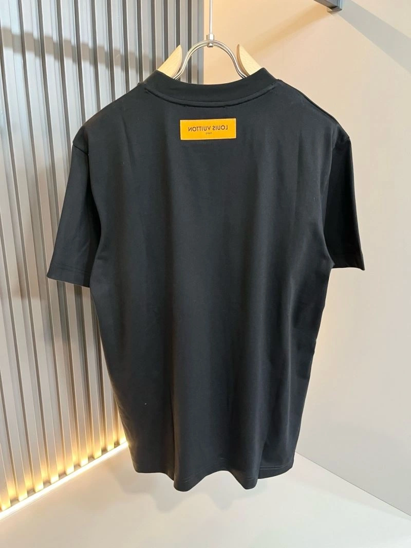 Louis Vuitton T-Shirts Breathable 134550