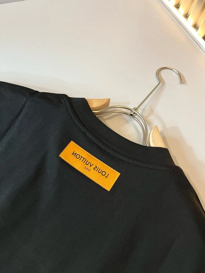 Louis Vuitton T-Shirts Breathable 134550