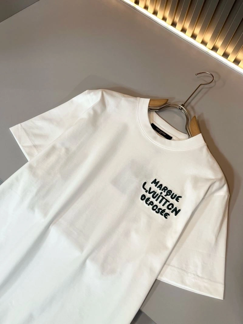 Fashionable Louis Vuitton T-Shirts 134549
