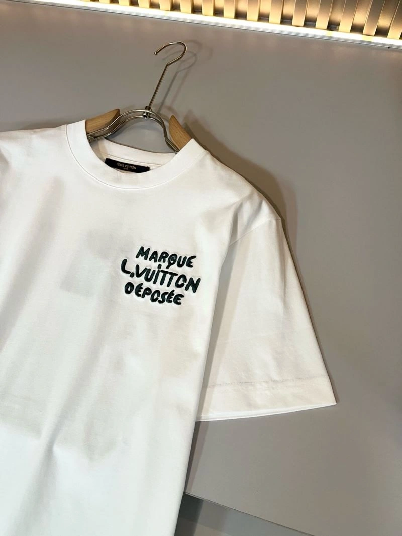 Fashionable Louis Vuitton T-Shirts 134549