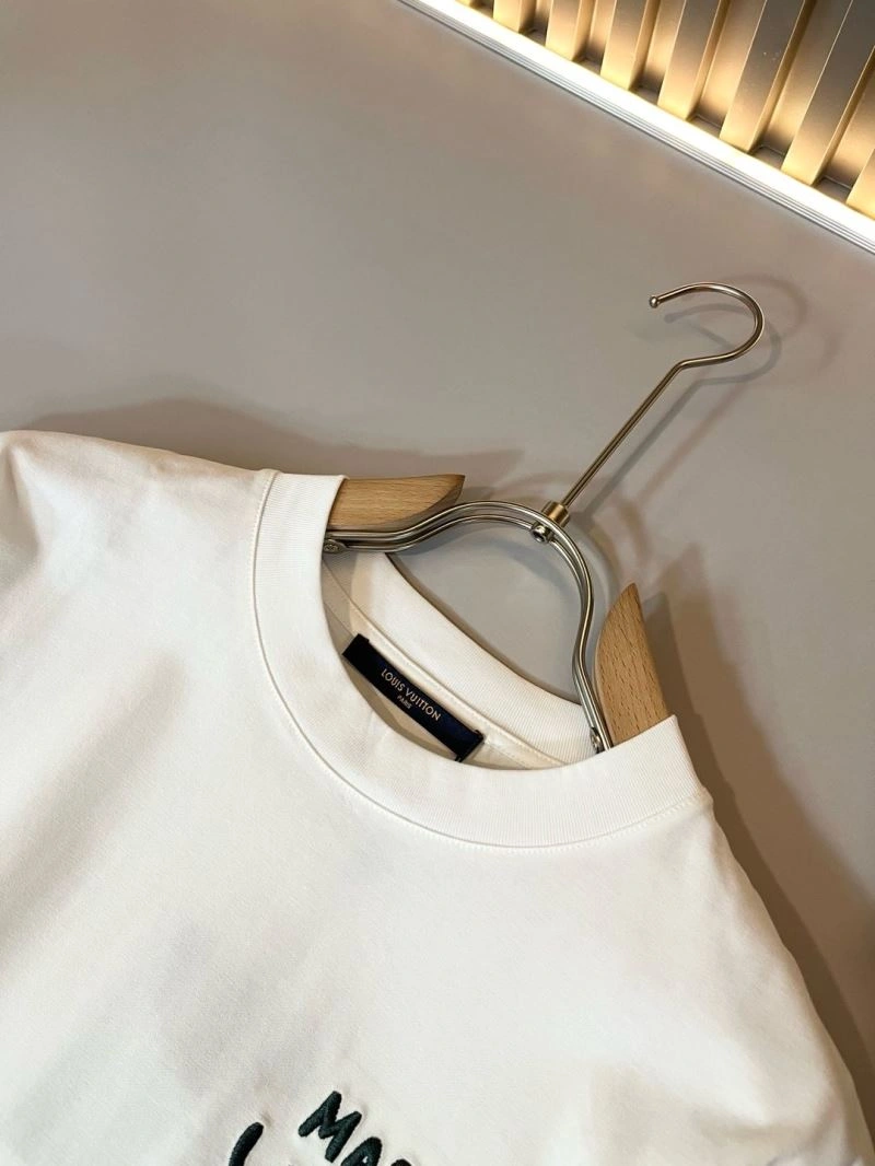Fashionable Louis Vuitton T-Shirts 134549